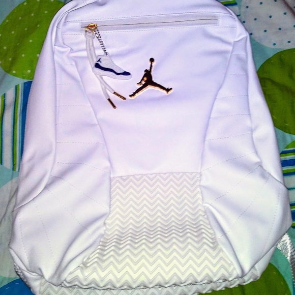 Nwt Jordan Backpack with padded laptop pouch - Picture 8 of 9